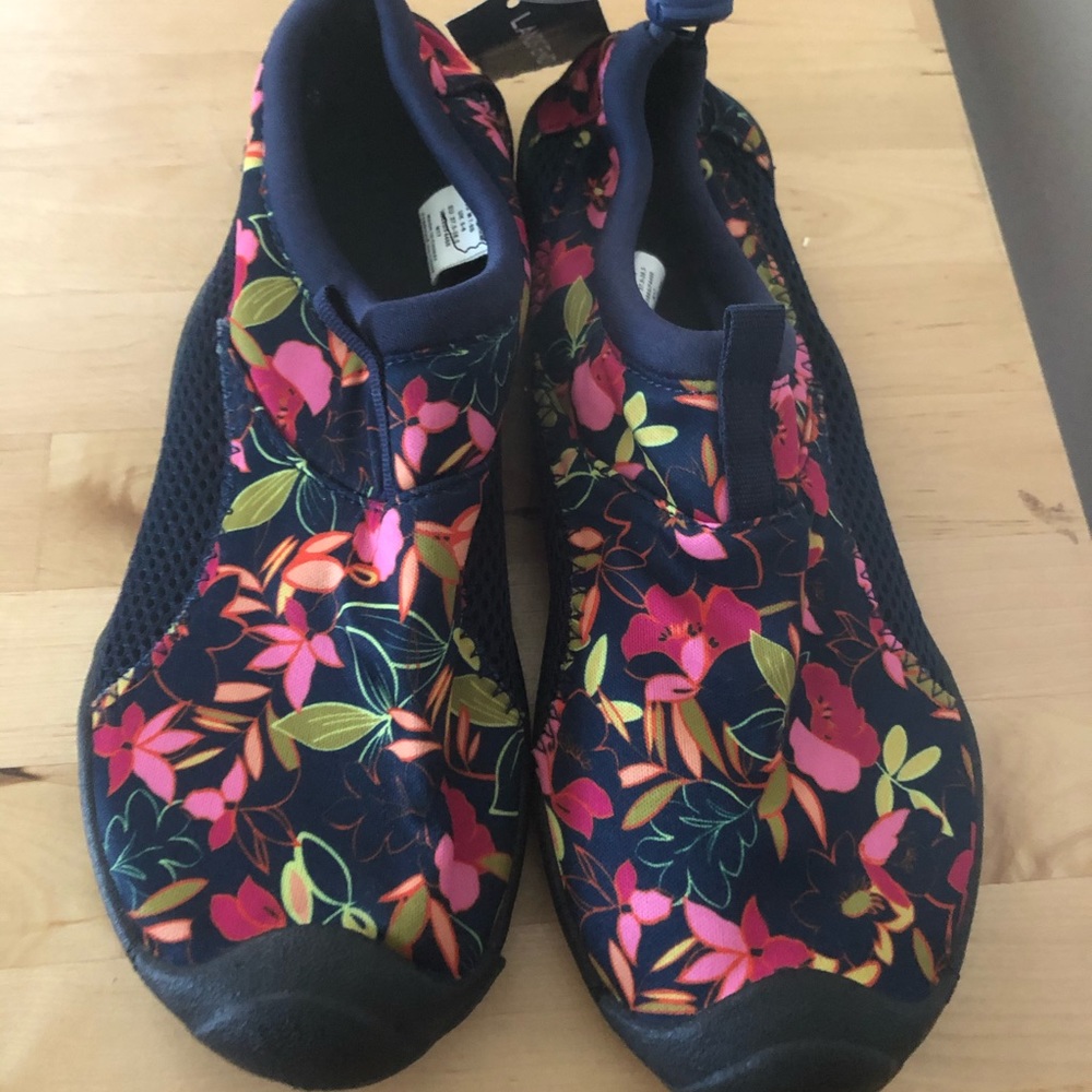 Water shoes